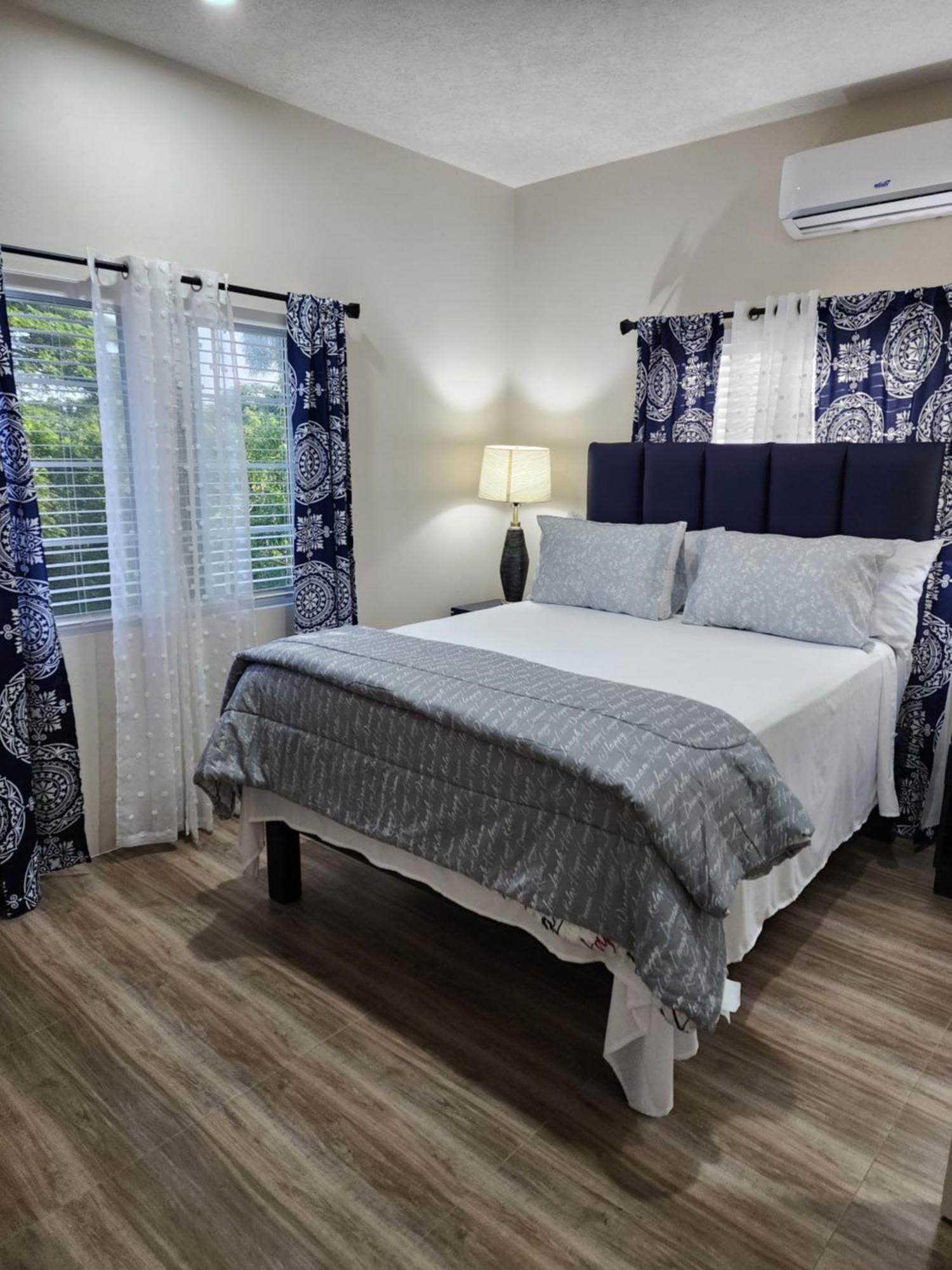 Paradise Nestled Between Montego Bay And Negril Hopewell Exterior foto